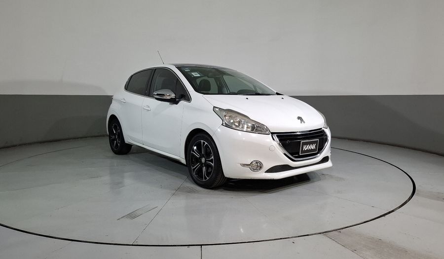 Peugeot 208 1.6 FELINE AT Hatchback 2016