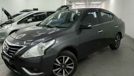 Nissan • Versa
