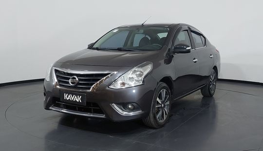 Nissan • Versa