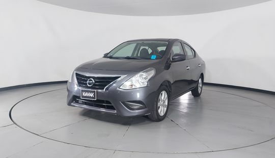 Nissan • Versa