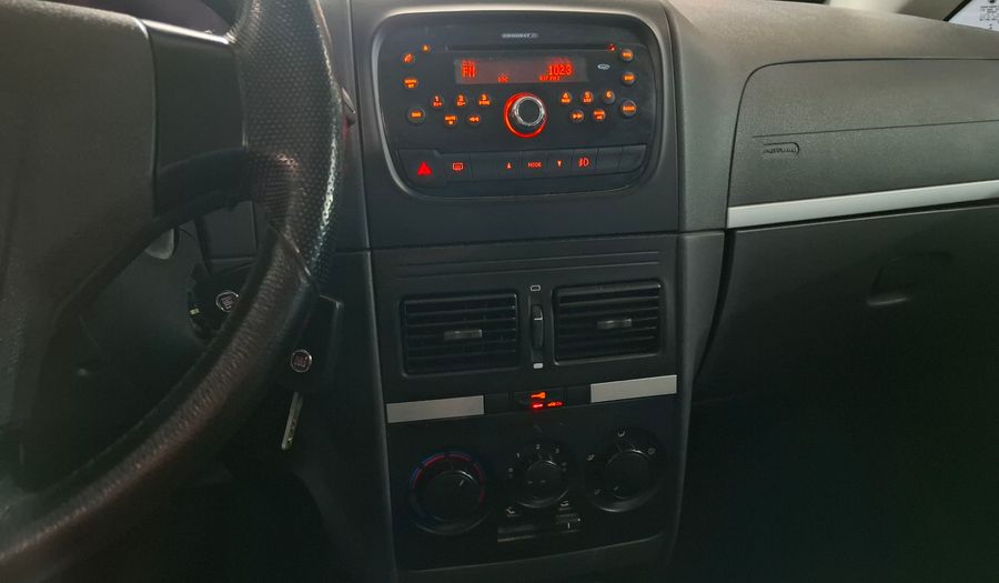 Fiat Idea 1.6 16V ESSENCE Minivan 2013