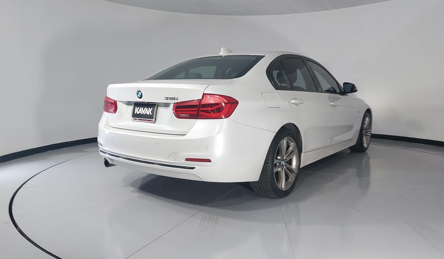 Bmw Serie 3 1.5 318IA SPORT LINE AUTO Sedan 2018
