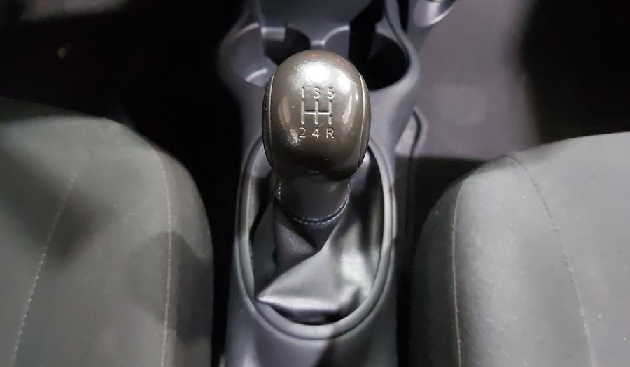 Nissan March 1.6 ACTIVE MT Hatchback 2015