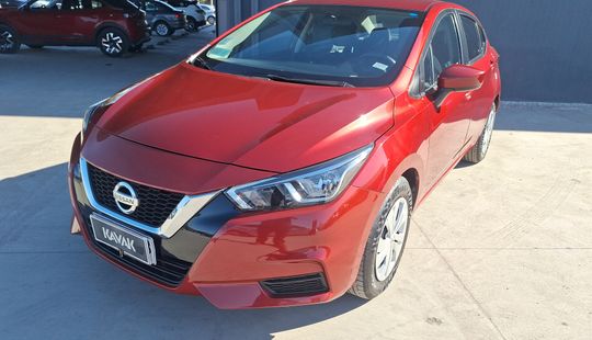 Nissan • Versa