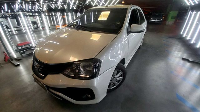 Toyota • Etios