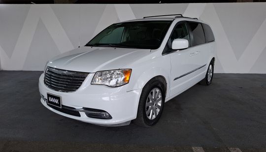Chrysler • Town & Country