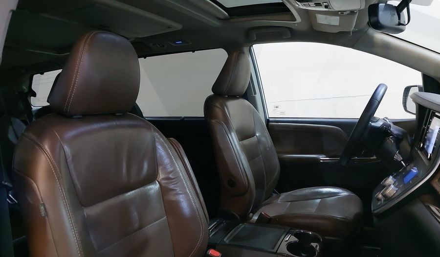 Toyota Sienna 3.5 LIMITED AUTO Minivan 2019
