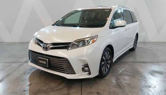 Toyota • Sienna