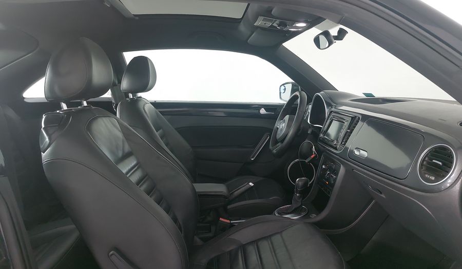 Volkswagen Beetle 2.0 TURBO DSG Hatchback 2012