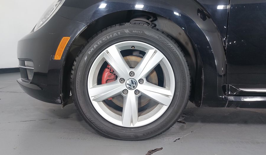 Volkswagen Beetle 2.0 TURBO DSG Hatchback 2012