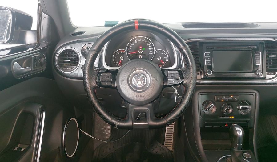 Volkswagen Beetle 2.0 TURBO DSG Hatchback 2012