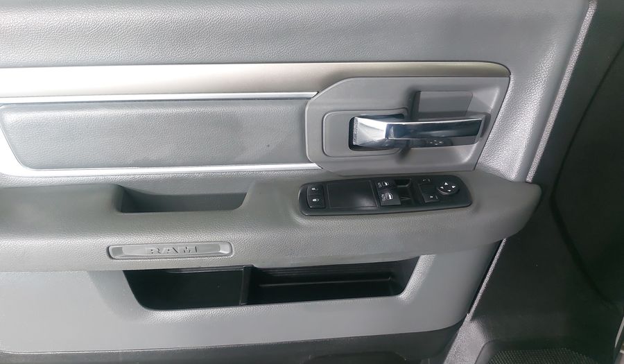 Ram 2500 5.7 HEMI SPORT REG CAB 4X4 V8 6AT Pickup 2018