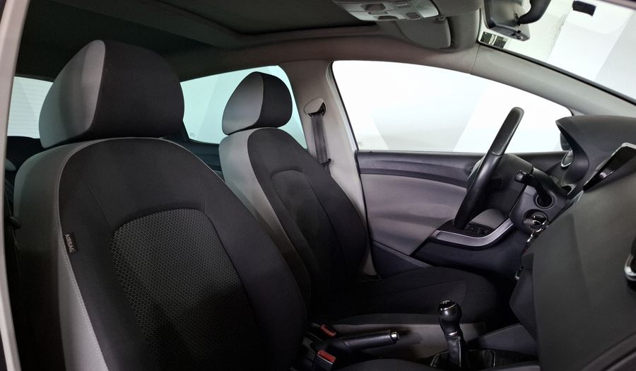 Seat Ibiza 1.6 STYLE MT FULL LINK Hatchback 2016