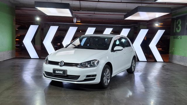 Volkswagen • Golf