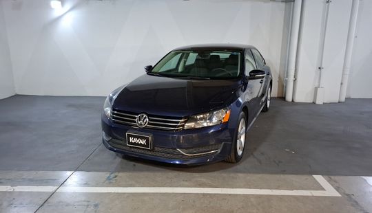 Volkswagen • Passat