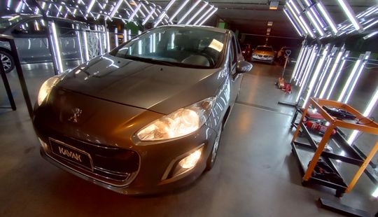 Peugeot • 308