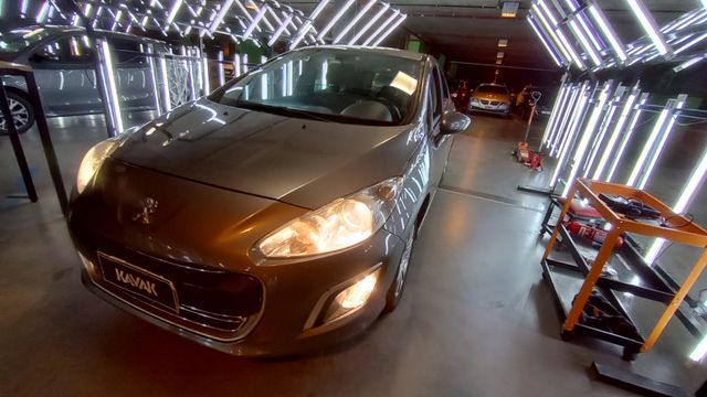 Peugeot • 308