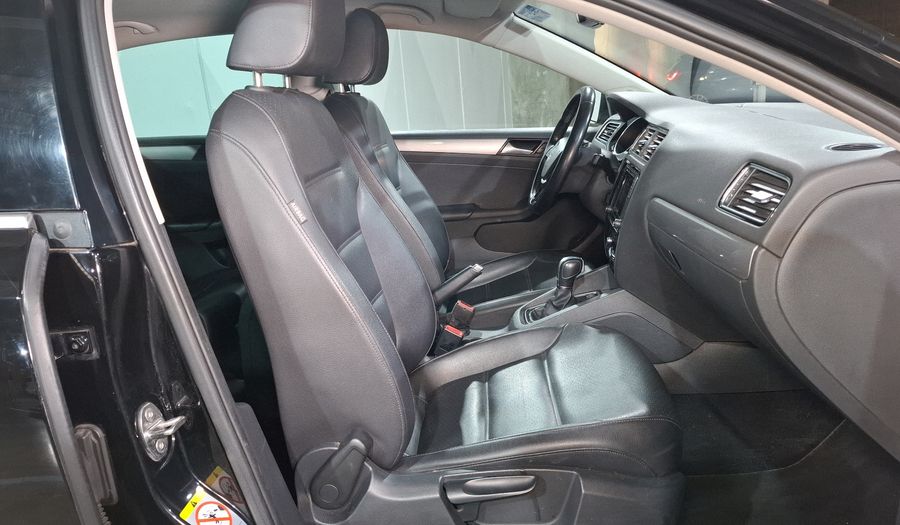 Volkswagen Jetta 2.5 SPORTLINE TIP. Sedan 2018