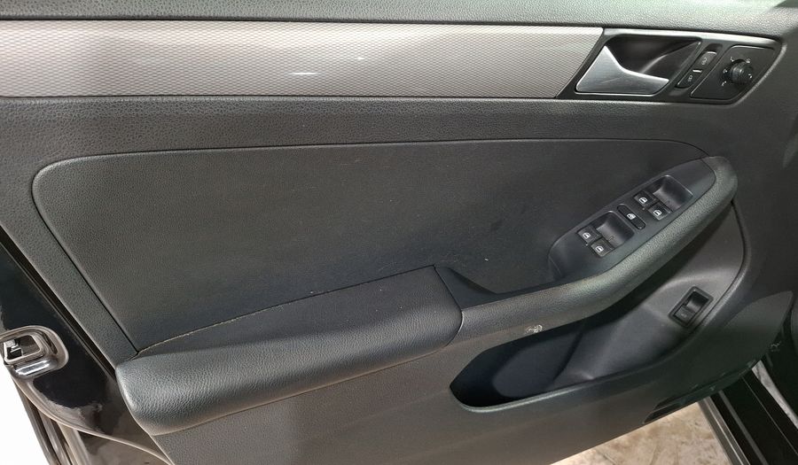Volkswagen Jetta 2.5 SPORTLINE TIP. Sedan 2018