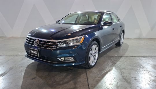 Volkswagen • Passat