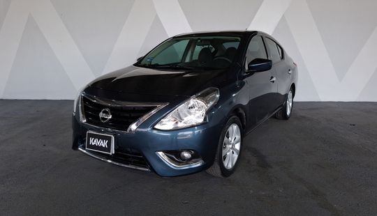 Nissan • Versa