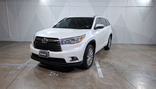Toyota • Highlander