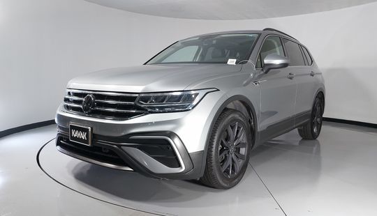 Volkswagen • Tiguan