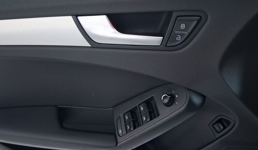 Audi A4 1.8 TFSI TRENDY PLUS MULTITRONIC Sedan 2012