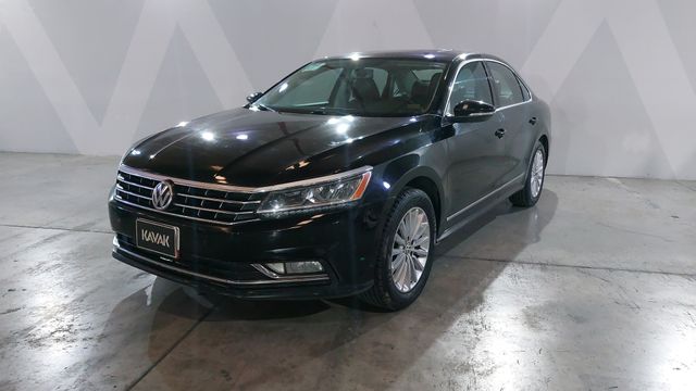 Volkswagen • Passat