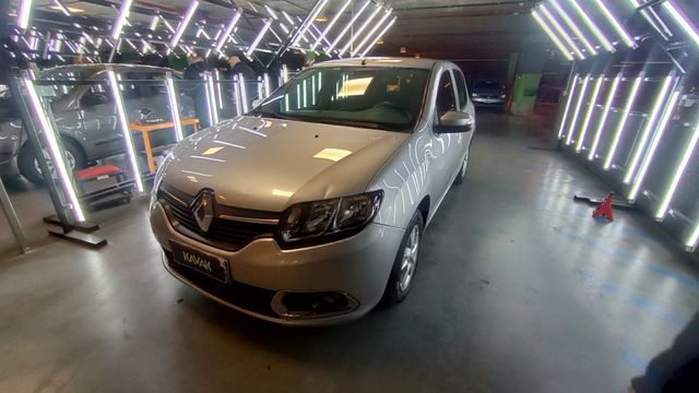 Renault • Sandero