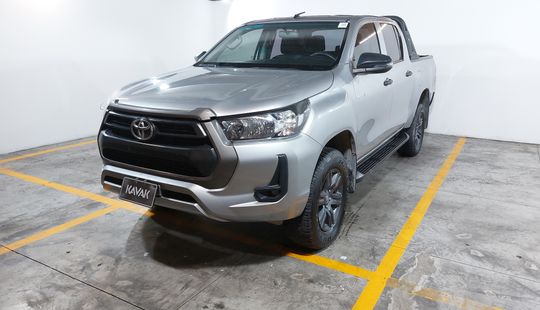 Toyota • Hilux