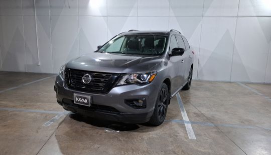 Nissan • Pathfinder