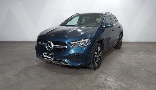 Mercedes Benz • Clase GLA