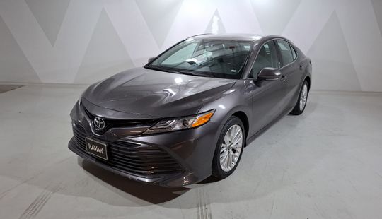 Toyota • Camry