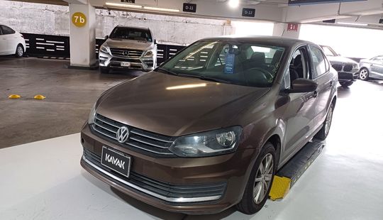 Volkswagen • Vento