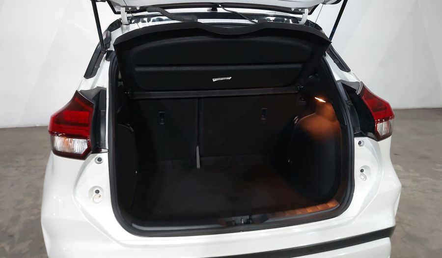Nissan Kicks 1.6 PLATINUM BI-TONO LTS XTRONIC Suv 2021