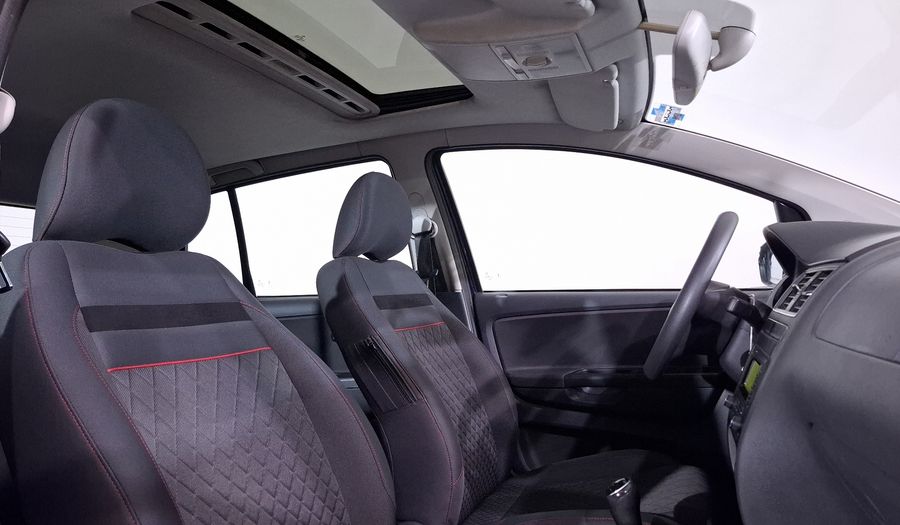 Volkswagen Crossfox 1.6 CROSSFOX QUEMACOCOS MT Hatchback 2016
