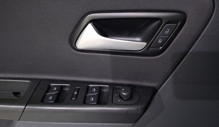 Volkswagen Crossfox 1.6 CROSSFOX QUEMACOCOS MT Hatchback 2016