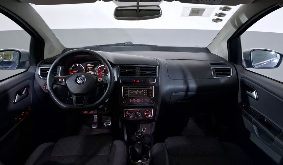 Volkswagen Crossfox 1.6 CROSSFOX QUEMACOCOS MT Hatchback 2016