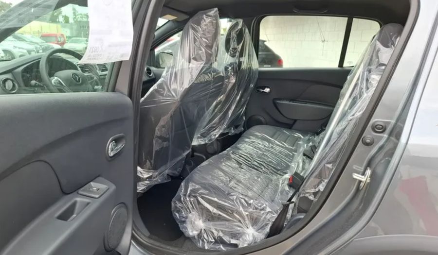 Renault Sandero Stepway 1.6 INTENS CVT Hatchback 2025