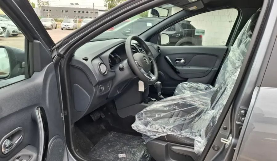 Renault Sandero Stepway 1.6 INTENS CVT Hatchback 2025