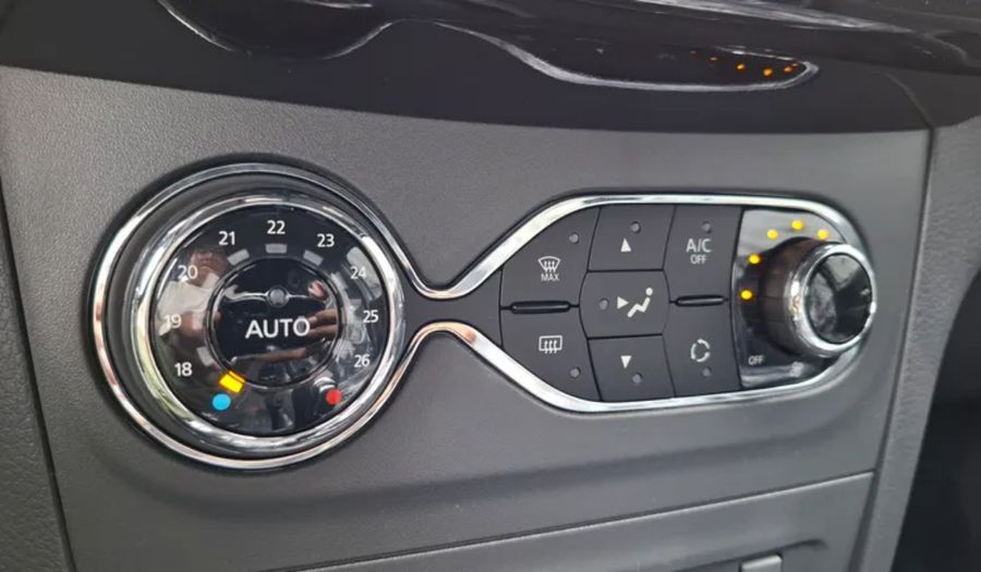 Renault Sandero Stepway 1.6 INTENS CVT Hatchback 2025