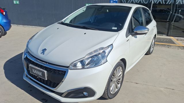 Peugeot • 208
