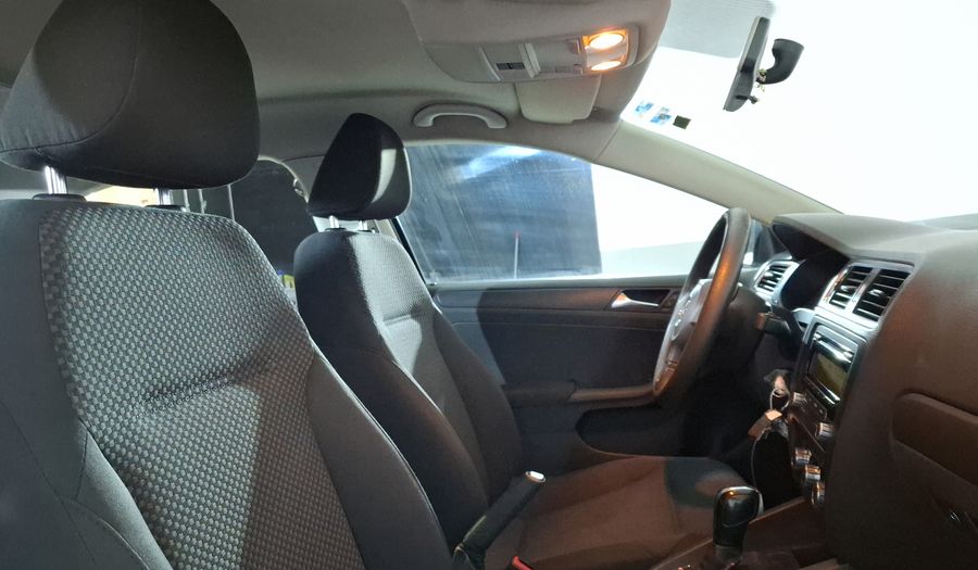 Volkswagen Jetta 2.5 STYLE TIPTRONIC Sedan 2011