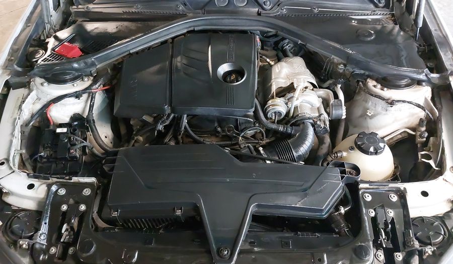 Bmw Serie 1 1.6 118IA Hatchback 2013