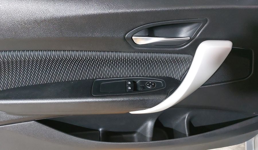 Bmw Serie 1 1.6 118IA Hatchback 2013