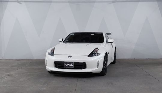 Nissan • 370Z