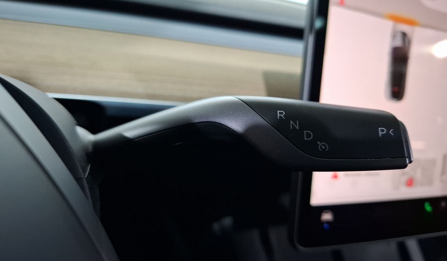 Tesla Model Y BEV RWD AUTO Suv 2023
