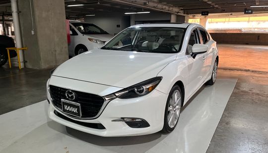 2018 • 60,081 km • Automático