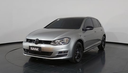 Volkswagen • Golf